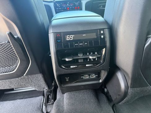 Used 2021 Jeep Grand Cherokee L Laredo w/ Luxury Tech Group I AWD/4WD image 29