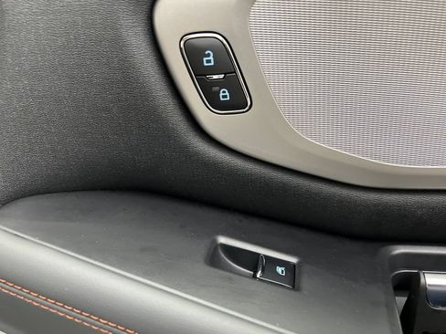 Used 2025 Ford Expedition Active RWD image 34