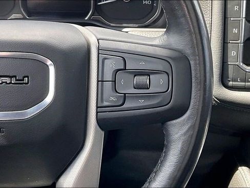 Used 2021 GMC Yukon Denali w/ Denali Premium Package image 21