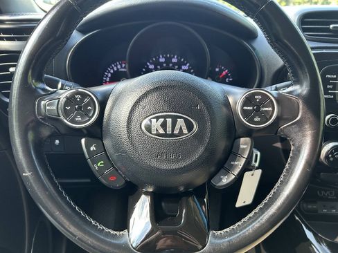 Used 2014 Kia Soul ! FWD image 14