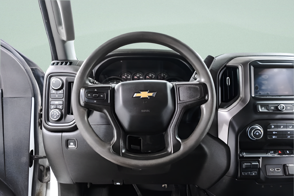 Used 2021 Chevrolet Silverado 2500 Custom w/ Custom Value Package AWD/4WD image 9