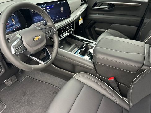 New 2026 Chevrolet Suburban Premier w/ Sun And Tow Package image 9