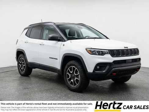 Used 2025 Jeep Compass Trailhawk AWD/4WD image 1