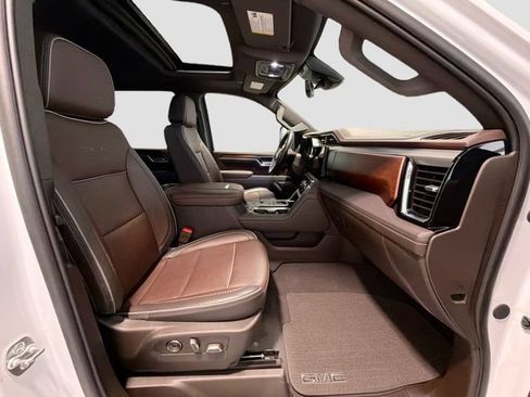 Used 2025 GMC Sierra 3500 Denali w/ Denali Reserve Package AWD/4WD image 24