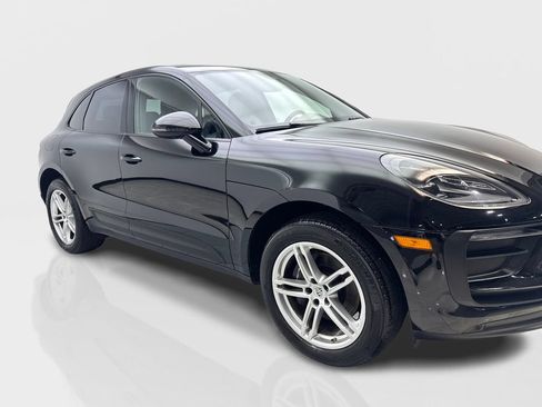 Used 2024 Porsche Macan AWD/4WD image 12