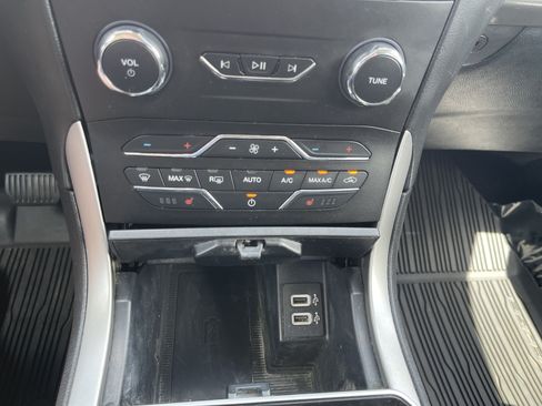 Used 2020 Ford Edge SEL w/ Convenience Package FWD image 28