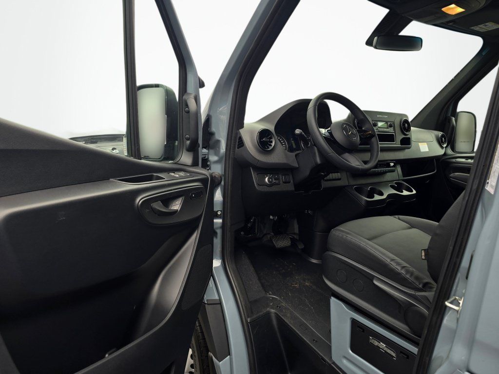 New 2025 Mercedes-Benz Sprinter 2500 image 17