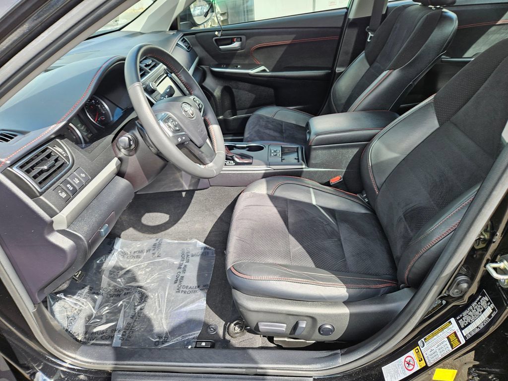 Used 2016 Toyota Camry XSE w/ Advanced Technology Package FWD image 22