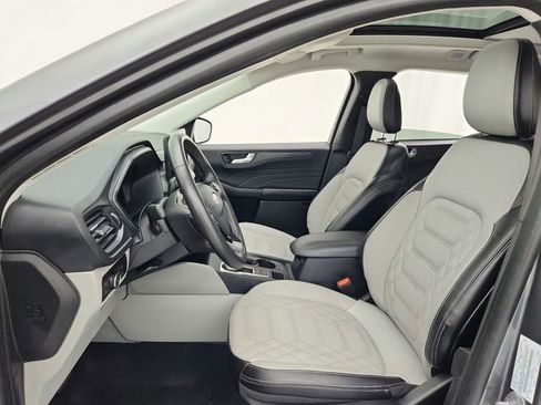 Used 2023 Ford Escape Platinum w/ Premium Technology Package image 33