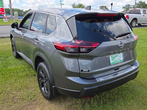New 2026 Nissan Rogue SV FWD image 8