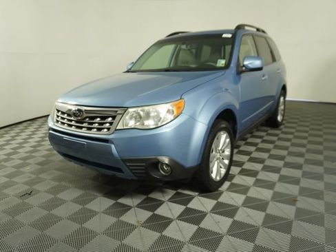 Used 2012 Subaru Forester 2.5X Premium w/ All-Weather Pkg AWD/4WD image 3