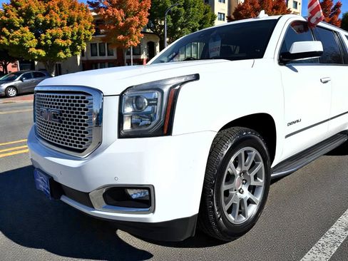 Used 2018 GMC Yukon XL Denali image 9
