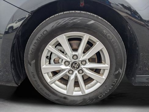 Used 2025 Toyota Camry LE image 11