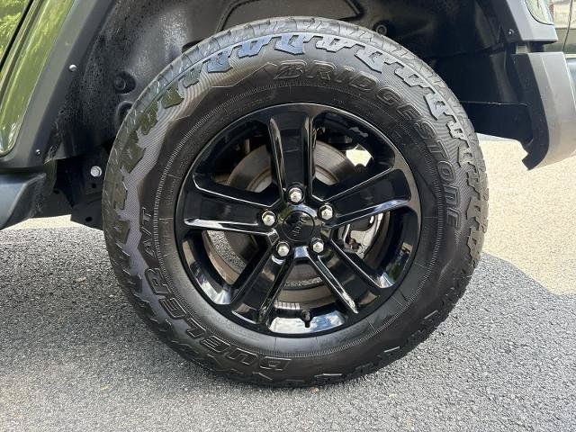 Used 2023 Jeep Wrangler Unlimited Sahara AWD/4WD image 12