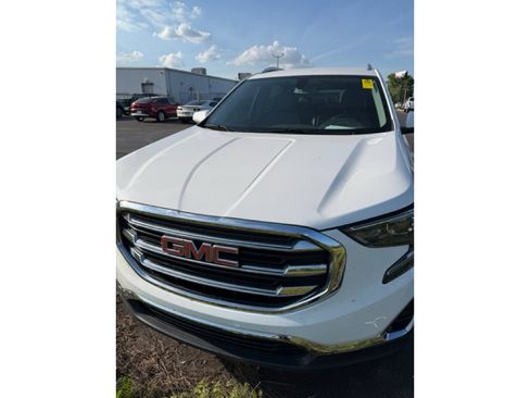 Used 2019 GMC Terrain SLT image 2