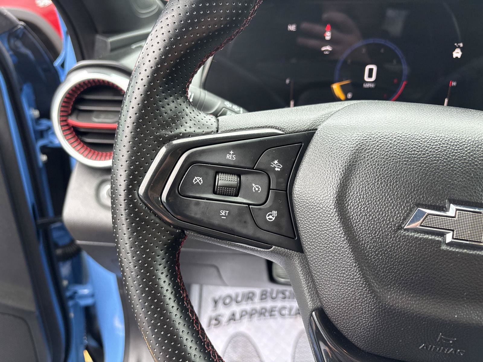 Used 2024 Chevrolet Trax RS w/ Sunroof Package FWD image 18