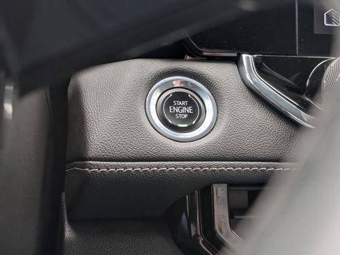 Used 2023 Chevrolet Colorado LT w/ LT Convenience Package II image 19