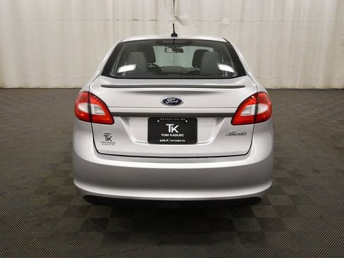 Used 2013 Ford Fiesta SE image 6