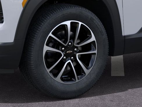 New 2026 Chevrolet TrailBlazer LT w/ Convenience Package FWD image 9