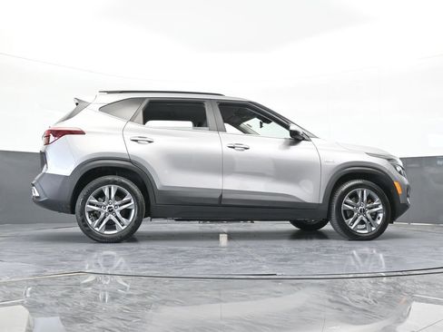 Used 2022 Kia Seltos S image 57