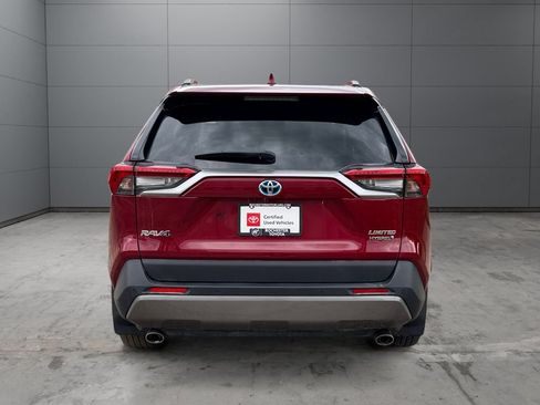 Certified 2021 Toyota RAV4 Limited AWD/4WD image 4