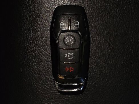 Used 2017 Lincoln MKC Premiere FWD image 32