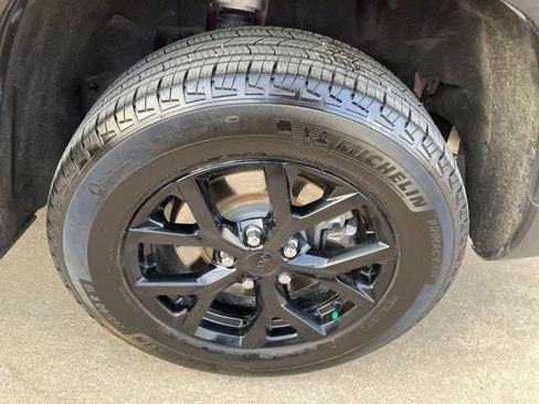 Used 2025 Jeep Grand Cherokee L Altitude image 27