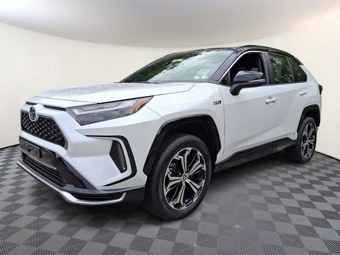 Certified 2023 Toyota RAV4 XSE w/ Weather Package AWD/4WD image 3