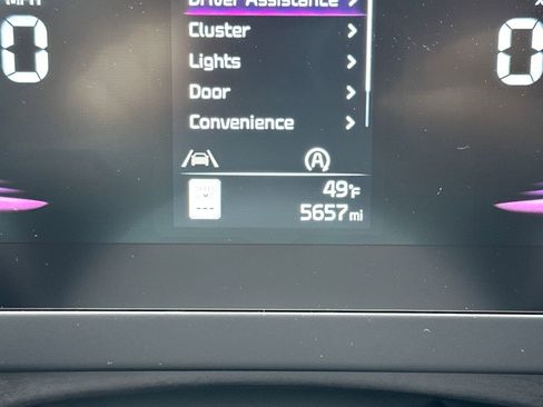 Used 2025 Kia Sportage LX image 10