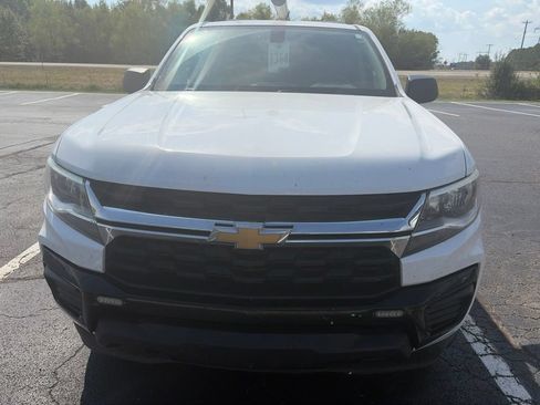 Used 2022 Chevrolet Colorado W/T w/ WT Convenience Package AWD/4WD image 2