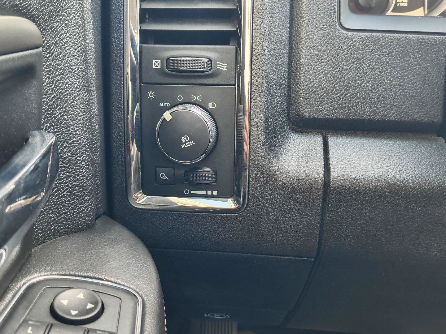 Used 2014 RAM 1500 Sport w/ Trailer Tow Group AWD/4WD image 9