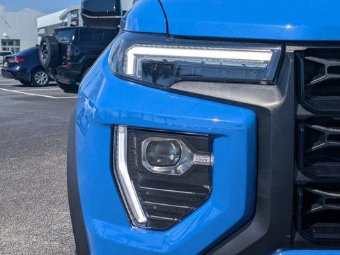 New 2026 GMC Canyon Elevation w/ Convenience Package image 10