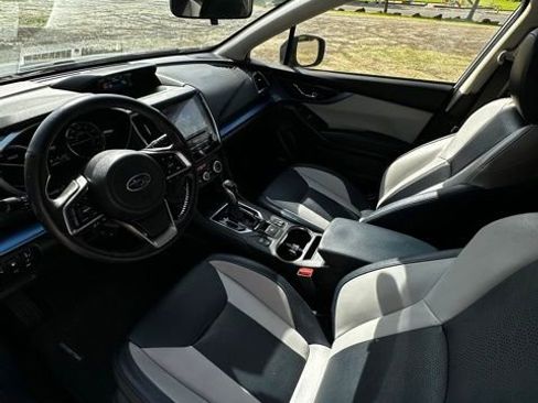 Used 2019 Subaru Crosstrek Hybrid w/ Moonroof Package w/Navigation AWD/4WD image 12