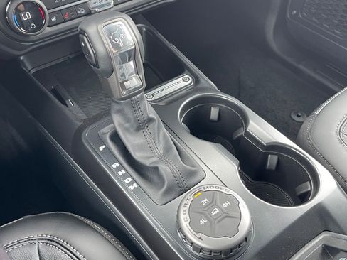 New 2025 Ford Bronco Outer Banks image 16