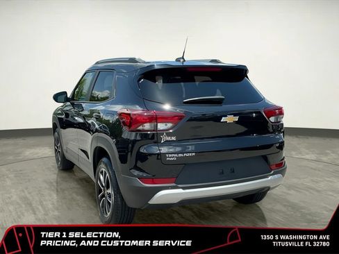 Used 2025 Chevrolet TrailBlazer LT AWD/4WD image 5