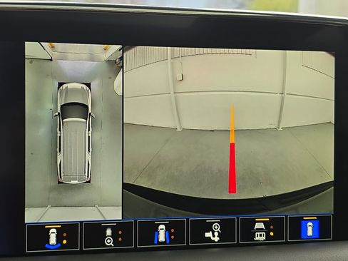 Used 2024 Chevrolet Suburban RST w/ Luxury Package image 24