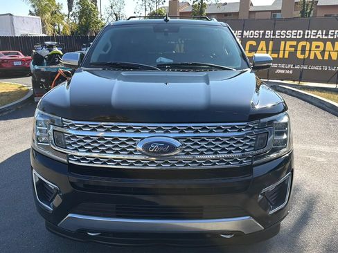 Used 2018 Ford Expedition Platinum AWD/4WD image 3