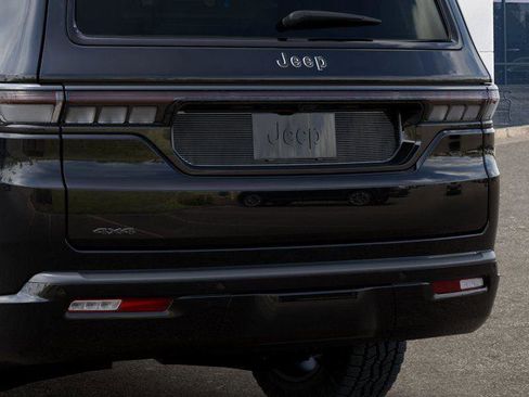 New 2026 Jeep Grand Wagoneer 4WD image 13