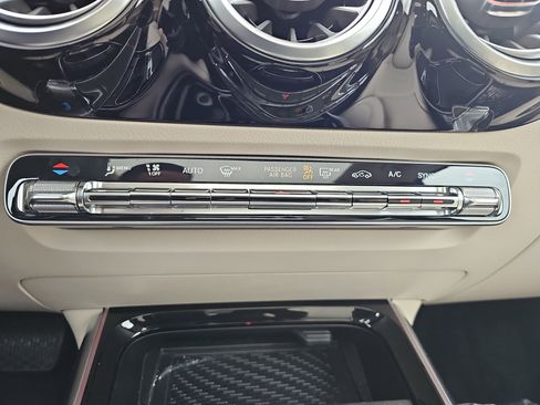 Certified 2025 Mercedes-Benz GLA 250 4MATIC image 22