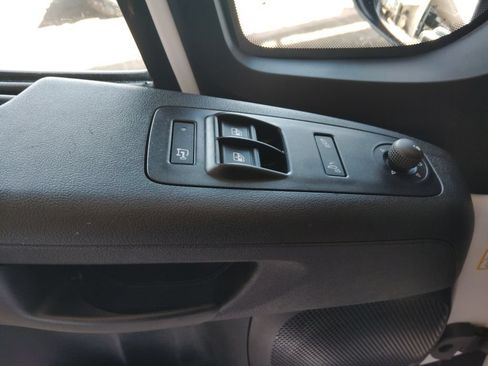 Used 2025 RAM ProMaster 2500 w/ Convenience Group FWD image 19