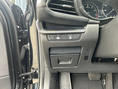 Used 2025 MAZDA MAZDA3 s Sport FWD image 23