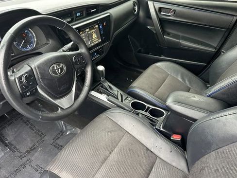 Used 2018 Toyota Corolla SE w/ SE Premium Package image 11