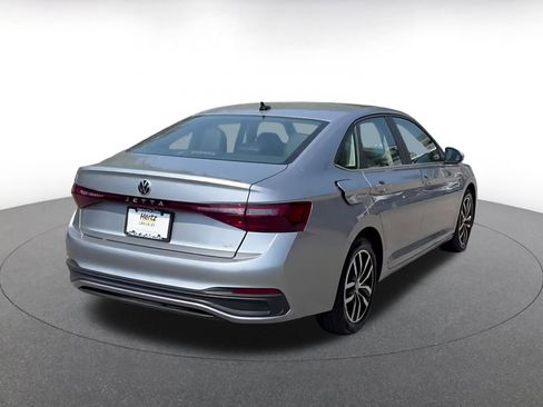Used 2025 Volkswagen Jetta SE image 14