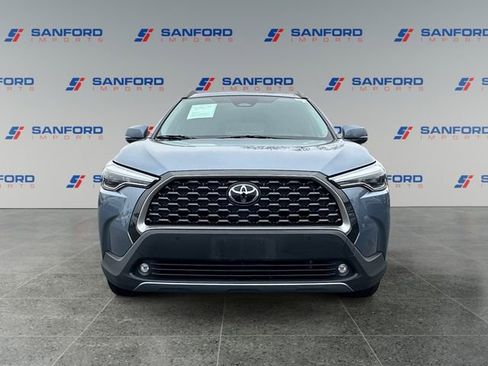Used 2023 Toyota Corolla Cross XLE image 8