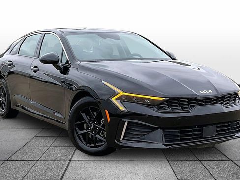 Used 2025 Kia K5 LXS FWD image 2