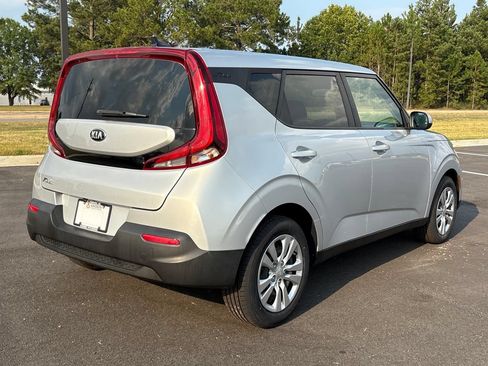 Used 2021 Kia Soul LX FWD image 25