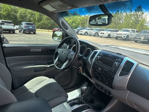 Used 2012 Toyota Tacoma PreRunner w/ TRD Off-Road Pkg RWD image 8