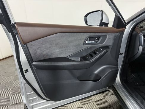 Certified 2023 Nissan Rogue SV FWD image 38