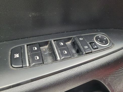Used 2020 Kia Forte LXS FWD image 27