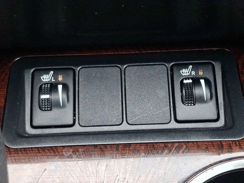 Used 2012 Toyota Camry XLE w/ Leather Pkg FWD image 24